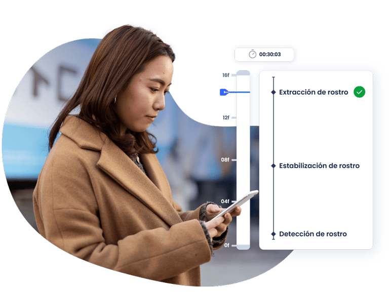 Usuaria observando el móvil. Una gráfica superpuesta muestra el proceso de verificación facial