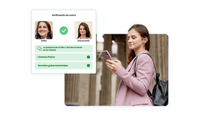 Usuaria haciendo una verificación de su rostro a través de un dispositivo móvil