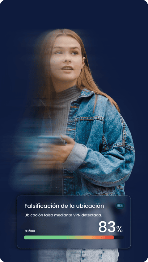 Ilustración de detección de ubicación falsa mediante VPN en un dispositivo móvil, con indicador de riesgo del 83% y efecto visual que representa actividad sospechosa o manipulación de la ubicación.